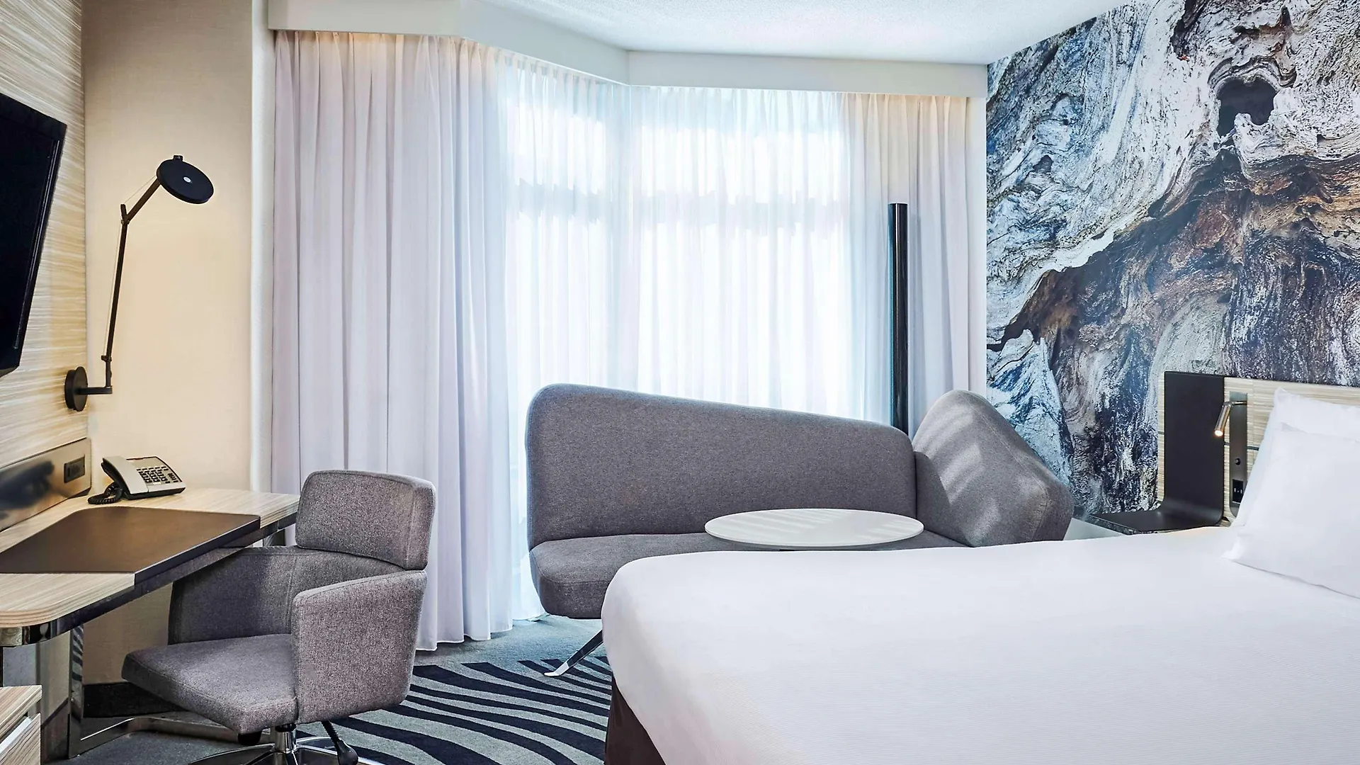 Novotel Toronto North York 3*,