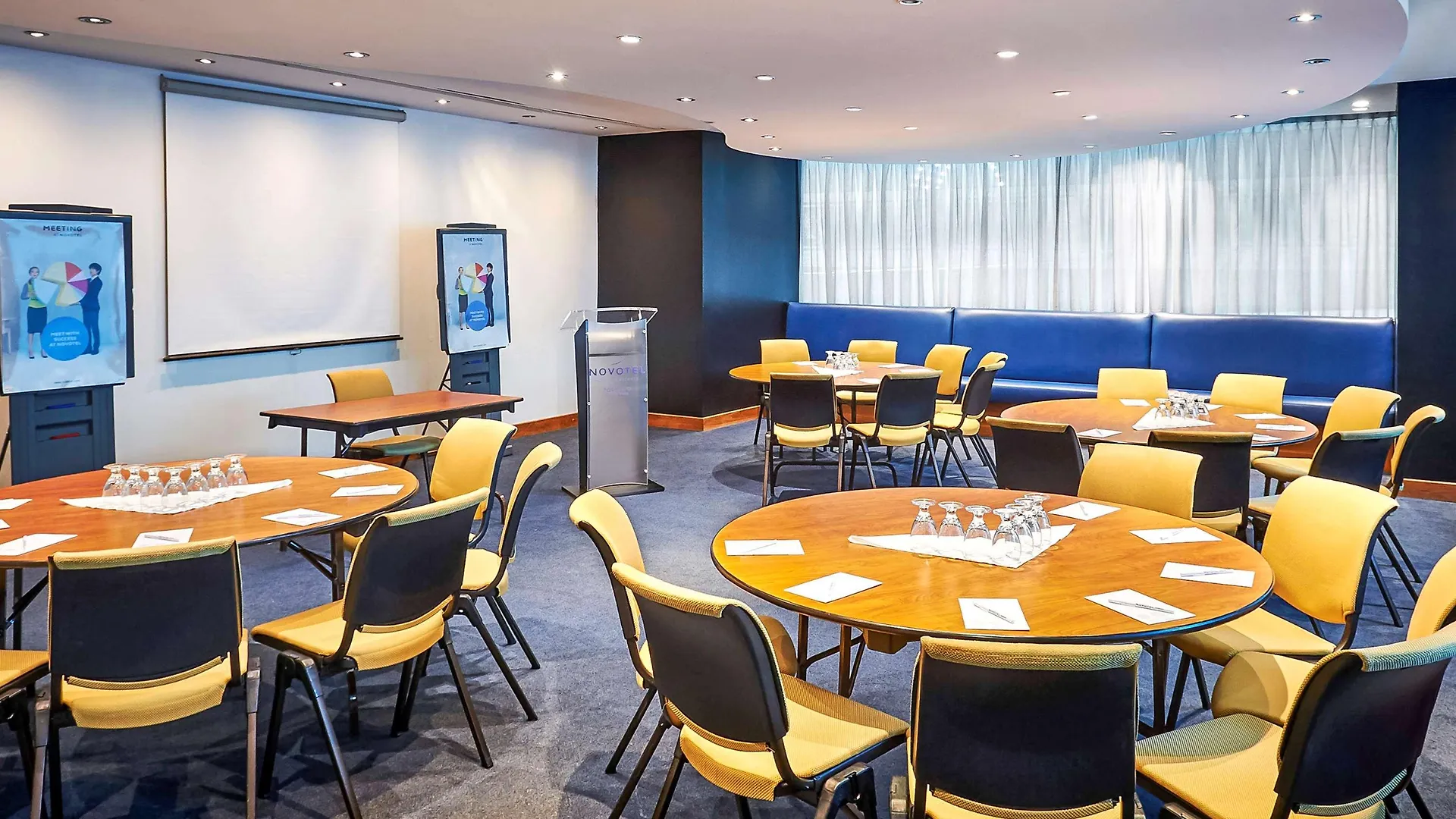 *** Hotel Novotel Toronto North York Canadá