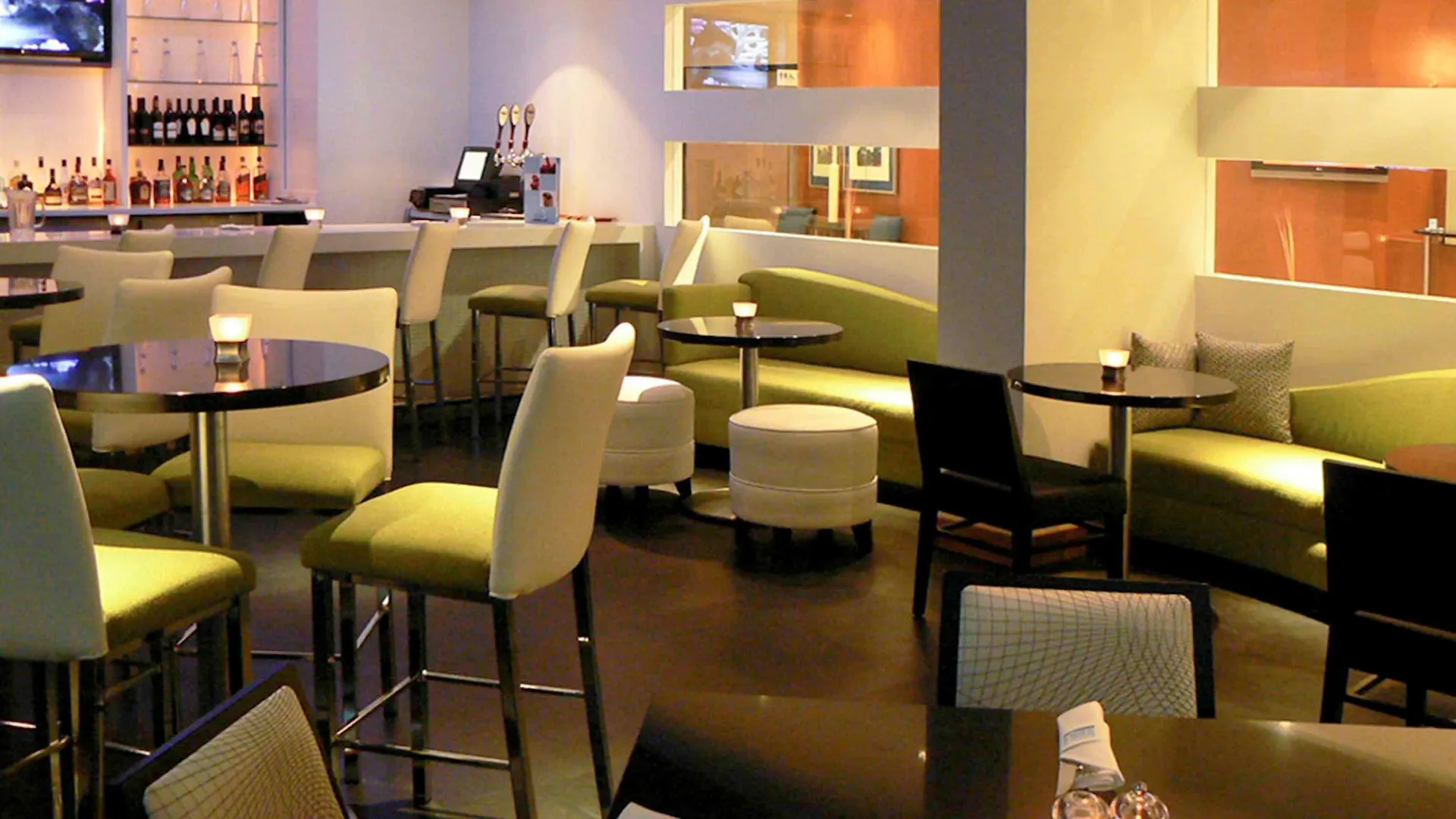Novotel Toronto North York 3*,