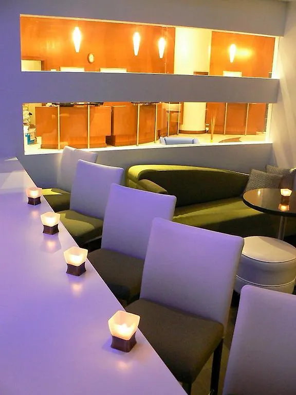 Novotel Toronto North York 3*,