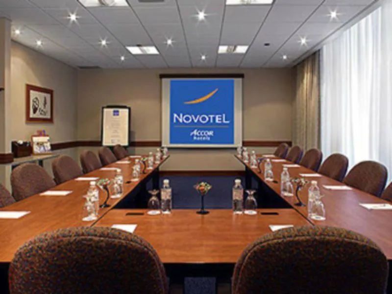 Novotel Toronto North York 3*,  Canadá