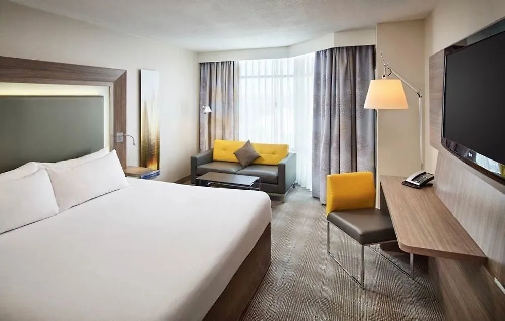 Novotel Toronto North York 3*,