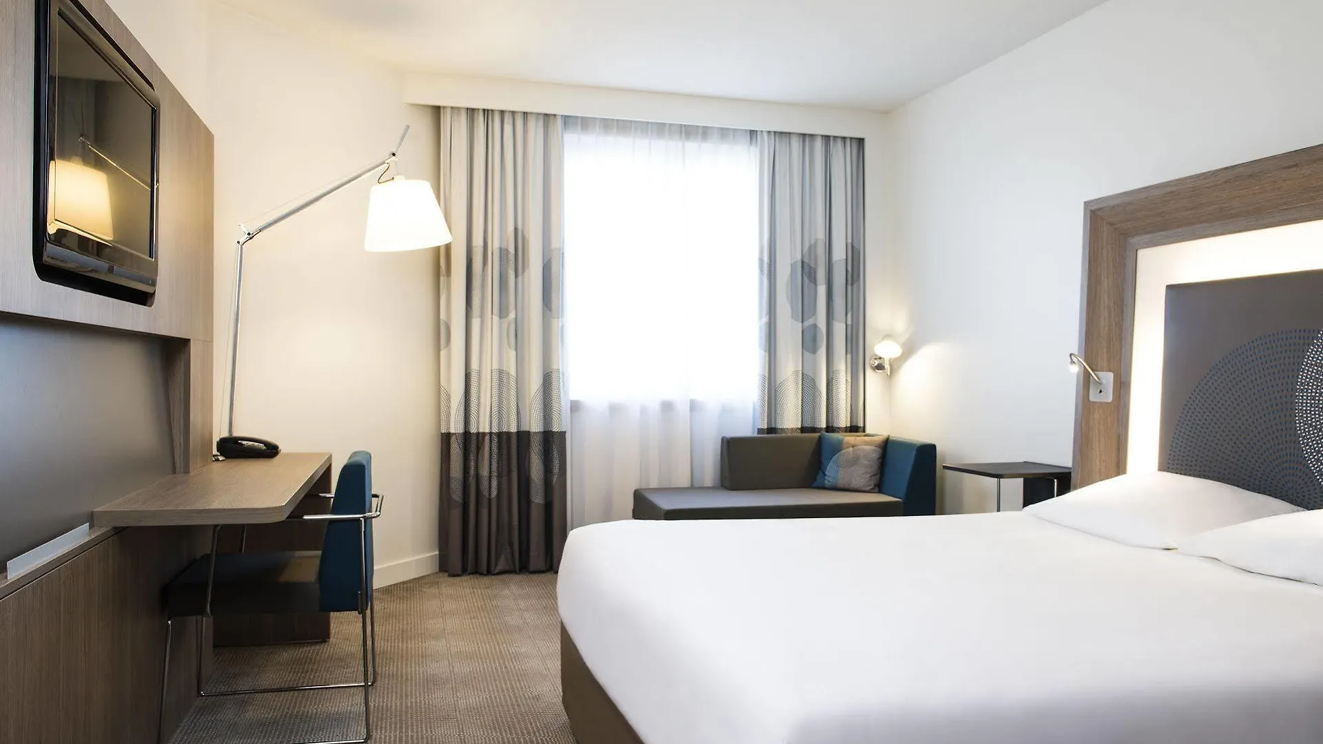 Novotel Toronto North York 3*,