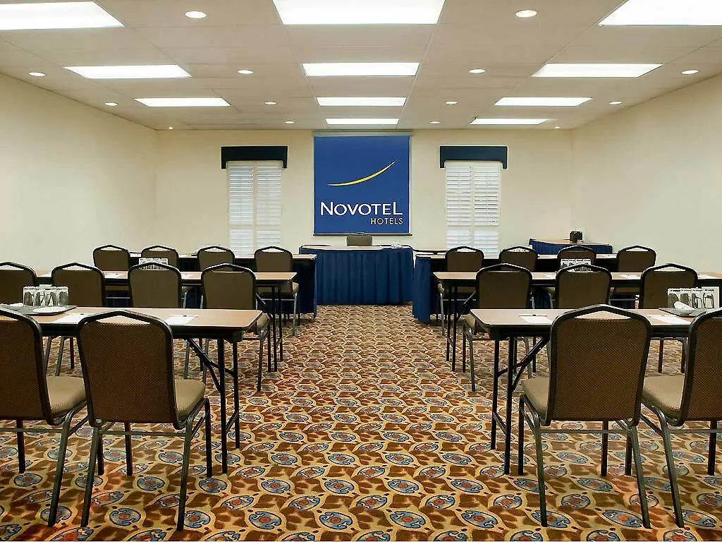 Novotel Toronto North York